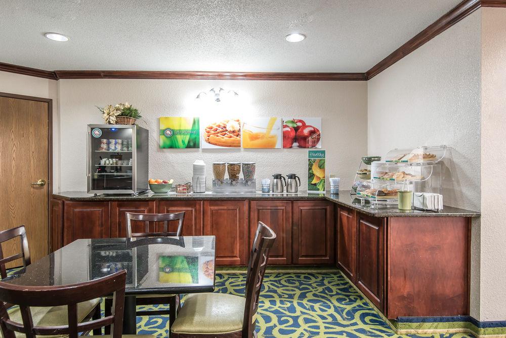 Quality Suites Kansas City International Airport Zewnętrze zdjęcie
