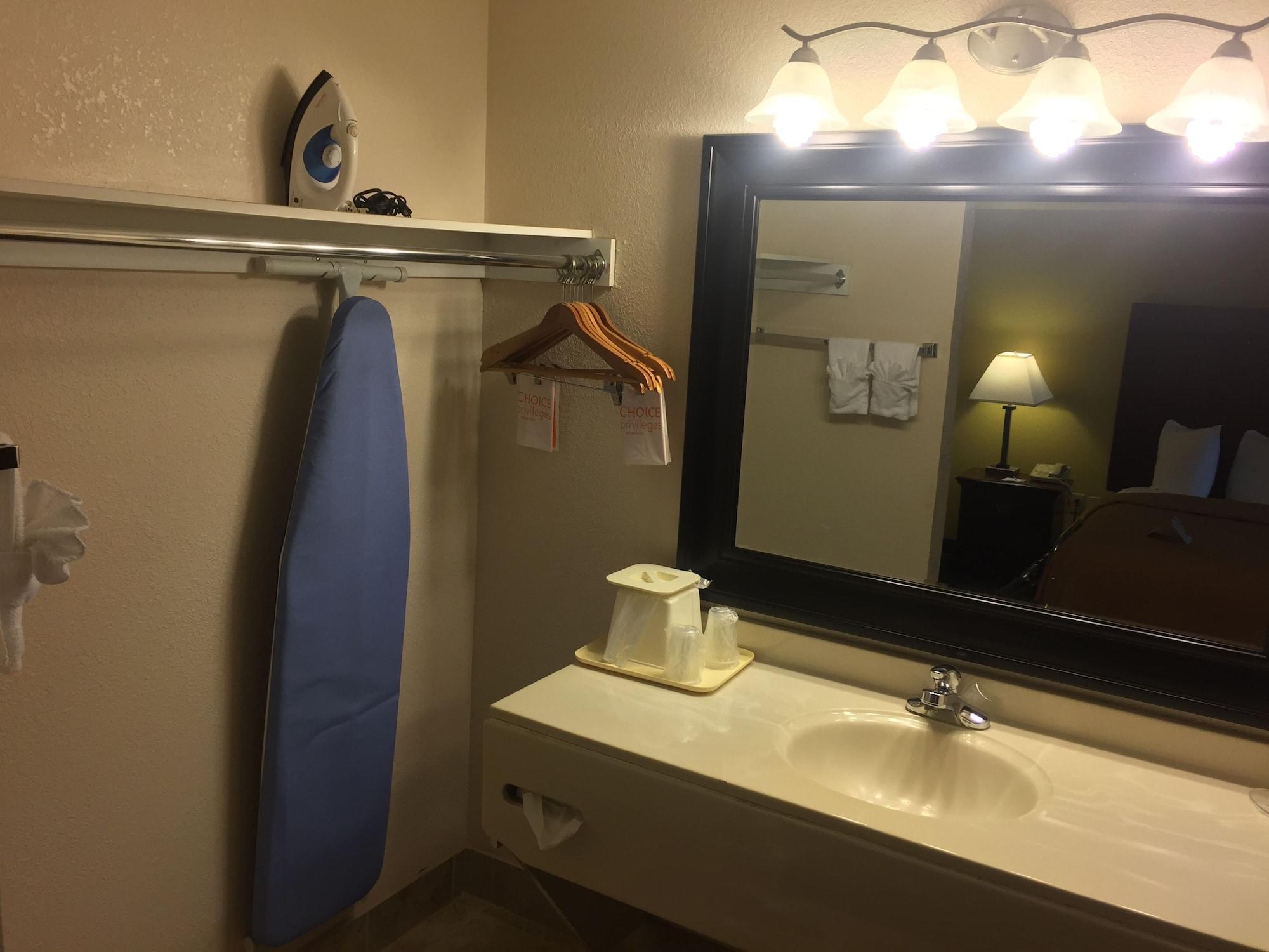 Quality Suites Kansas City International Airport Zewnętrze zdjęcie