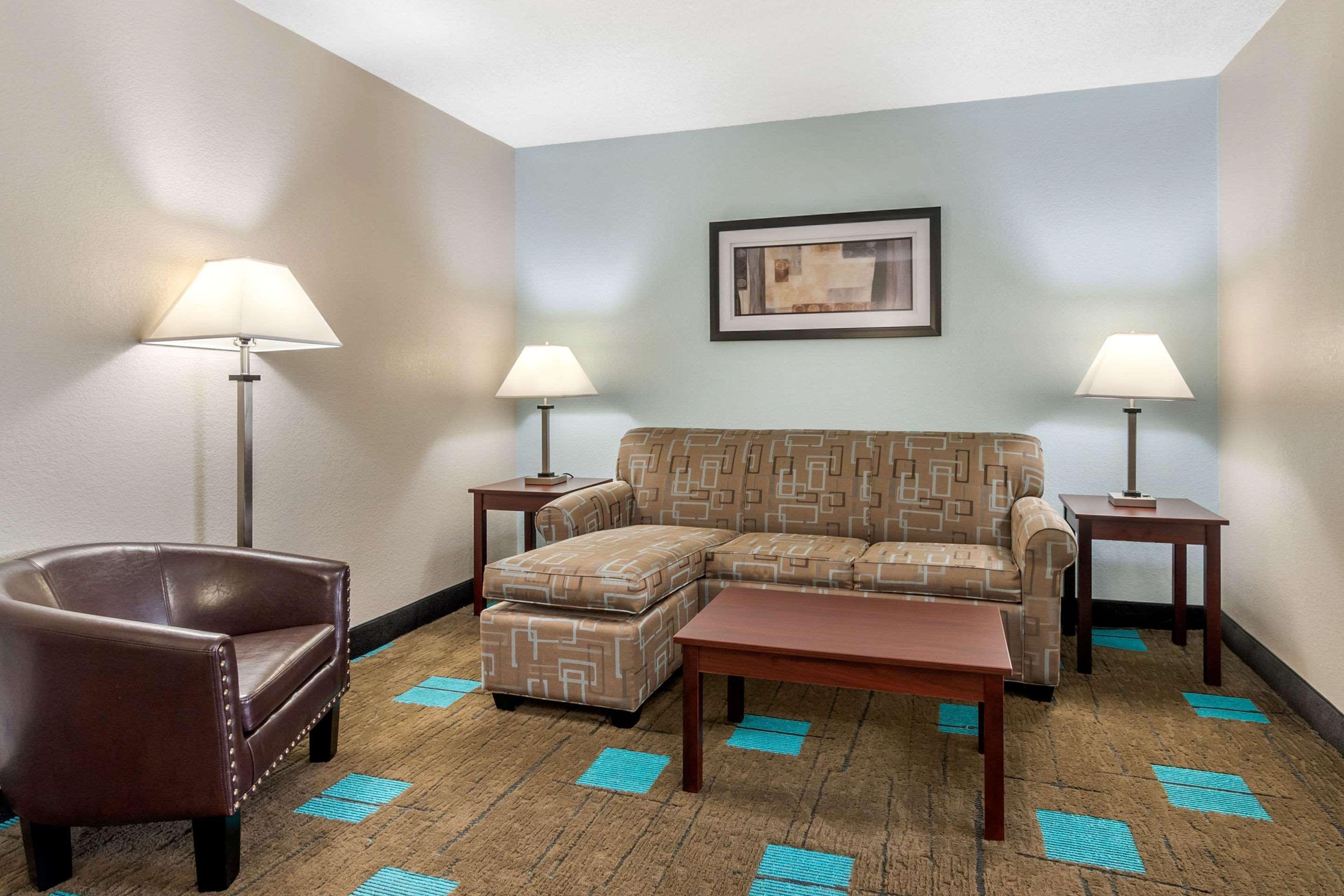 Quality Suites Kansas City International Airport Zewnętrze zdjęcie