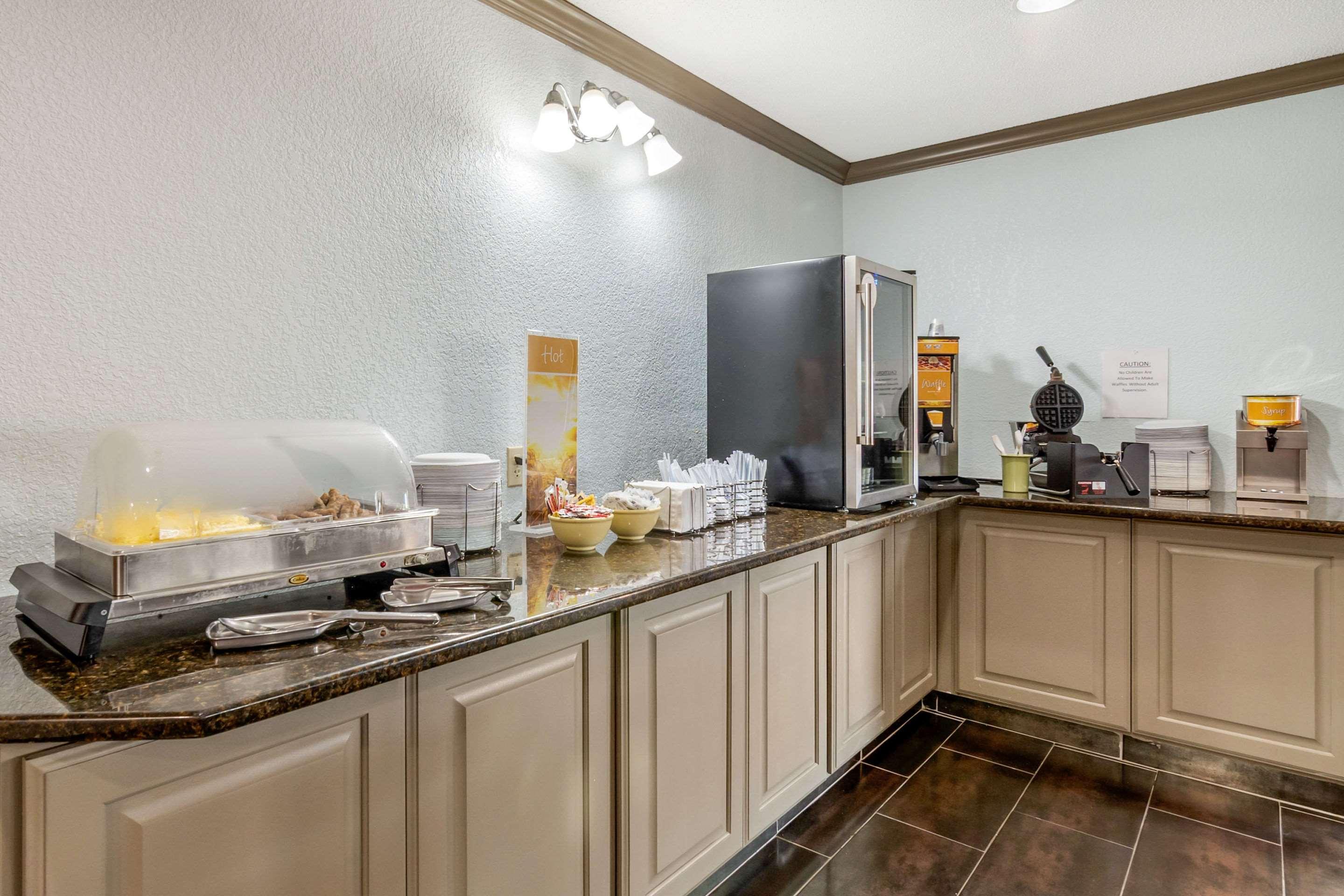 Quality Suites Kansas City International Airport Zewnętrze zdjęcie