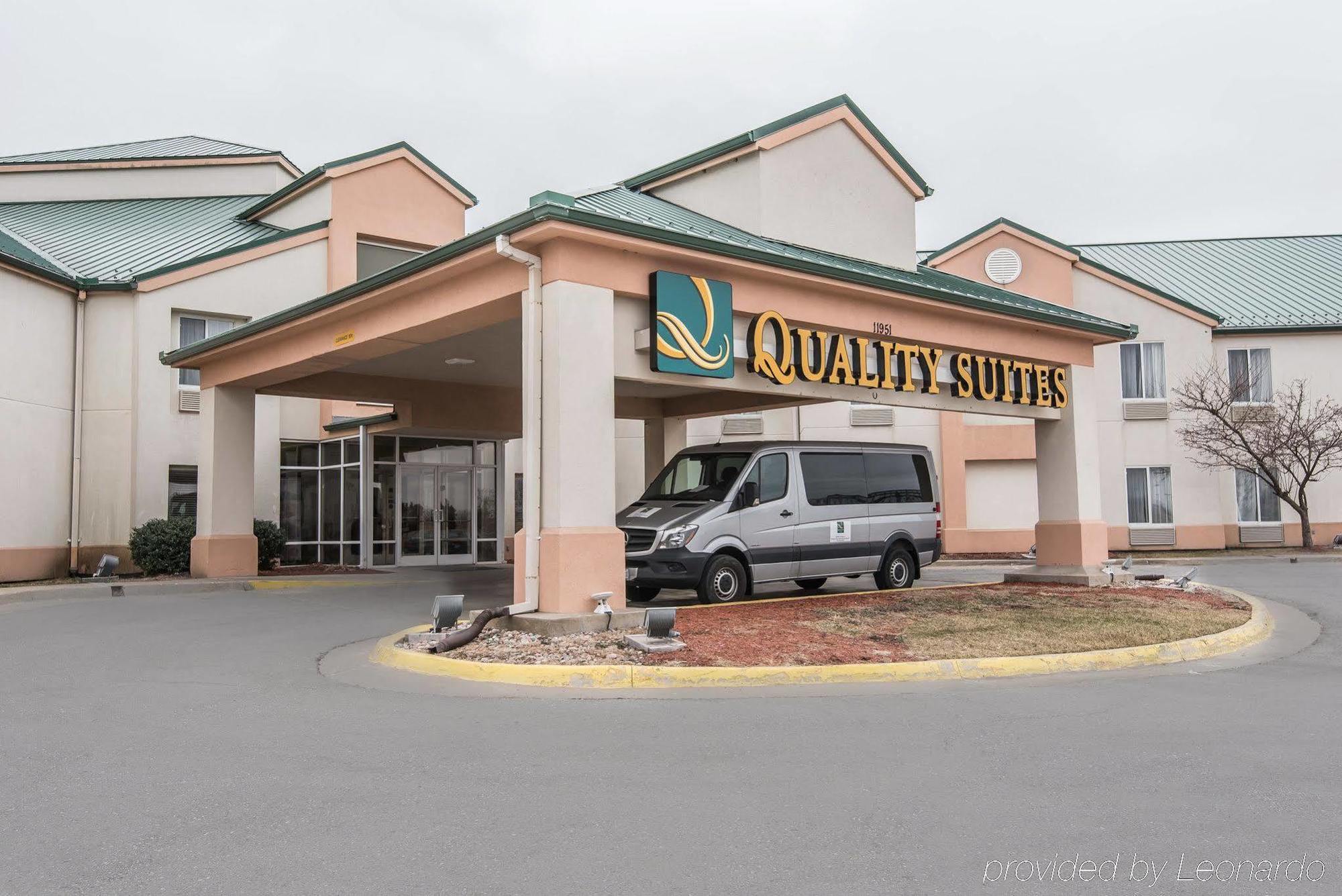 Quality Suites Kansas City International Airport Zewnętrze zdjęcie